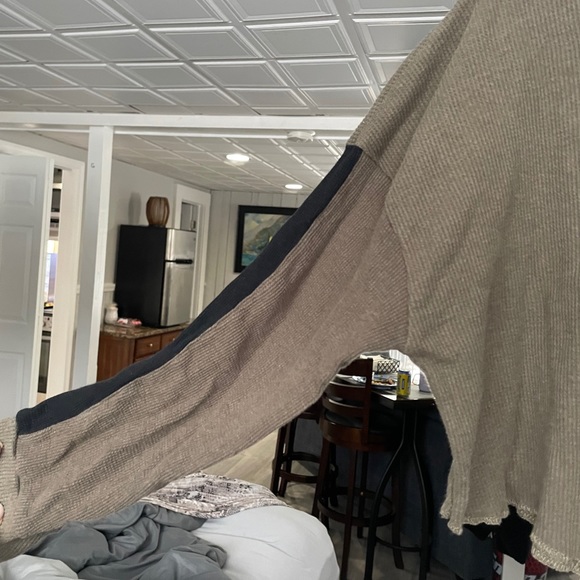 Cropped Hoodie - Picture 2 of 3